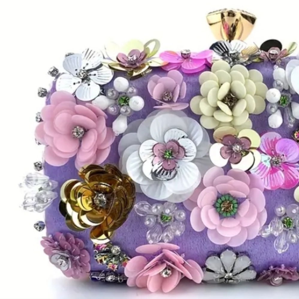 Stunning STATEMENT Clutch ~ 3D Beaded Flowers 🌸🏵 Rhinestones 💎, Metal Closure - Picture 6 of 9